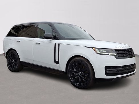 New 2025 Land Rover Range Rover SE image 2