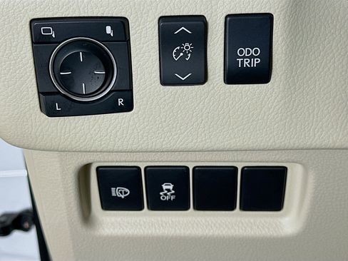 Used 2016 Lexus GX 460 w/ Premium Package image 17