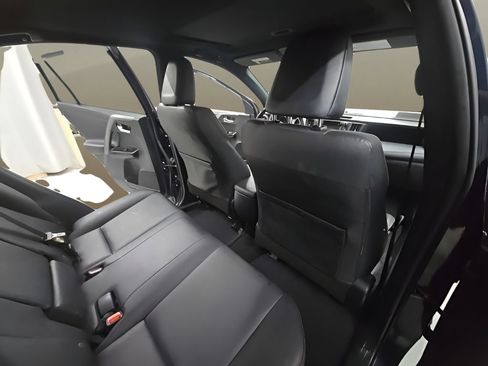 Used 2018 Toyota RAV4 SE AWD/4WD image 22
