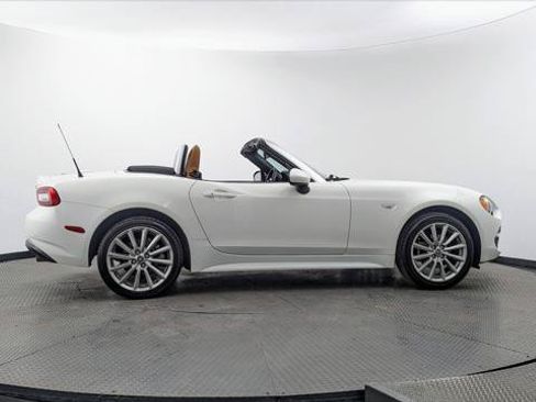 Used 2020 FIAT 124 Spider Lusso RWD image 9