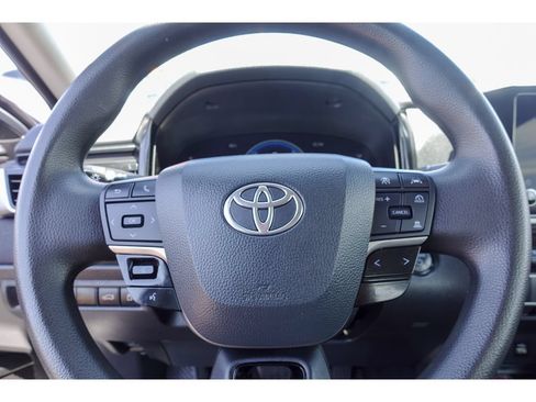 Used 2025 Toyota Camry LE FWD image 14