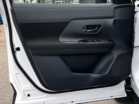 New 2026 Nissan Kicks S image 13