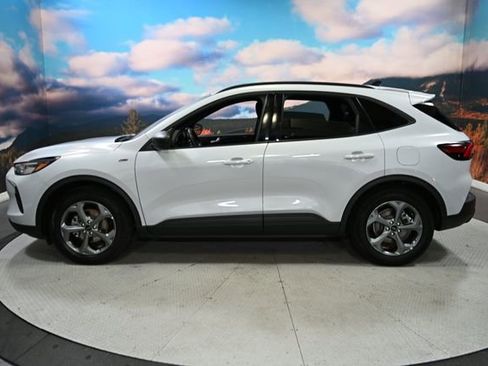 Used 2025 Ford Escape ST-Line image 5