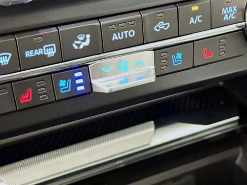 Used 2024 Ford F350 Limited w/ FX4 Off-Road Package image 25