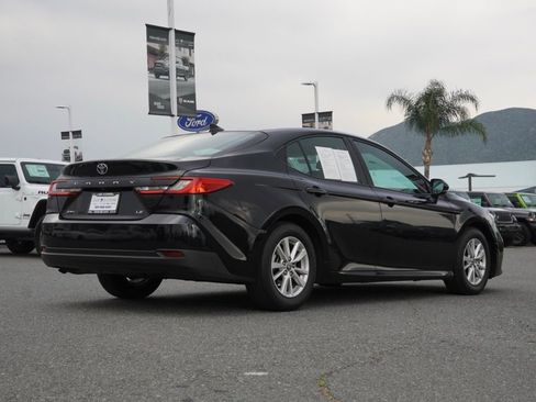 Used 2025 Toyota Camry LE image 4