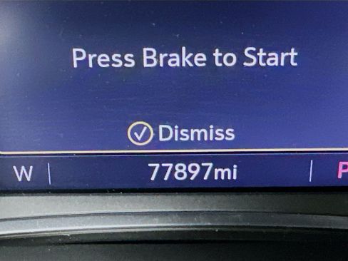 Used 2020 Chevrolet Traverse LT w/ LPO, Blackout Package AWD/4WD image 19