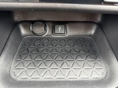 Used 2021 Toyota RAV4 XLE Premium AWD/4WD image 36