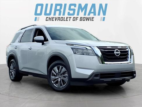 Used 2025 Nissan Pathfinder SV AWD/4WD image 1
