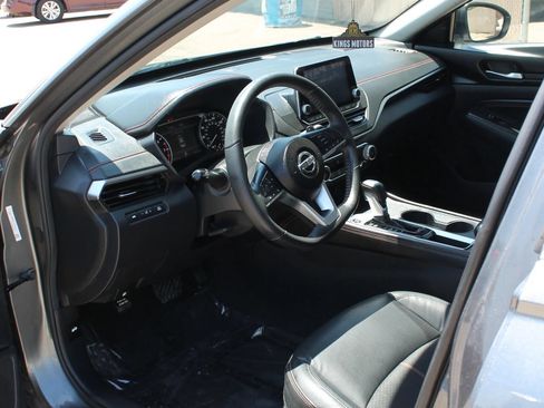 Used 2022 Nissan Altima 2.5 SR FWD image 11