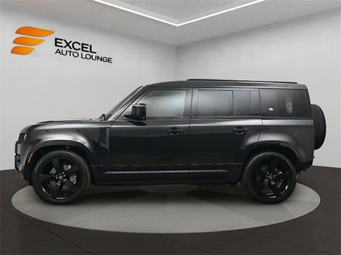 Used 2023 Land Rover Defender 110 X-Dynamic SE image 2