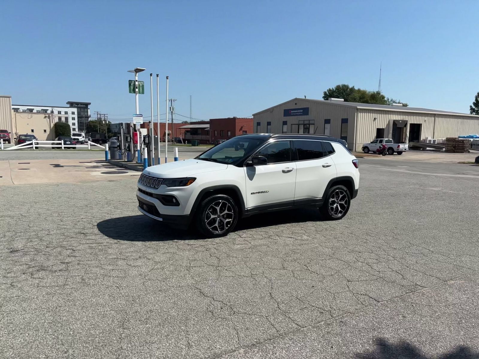 Used 2025 Jeep Compass Limited AWD/4WD image 7