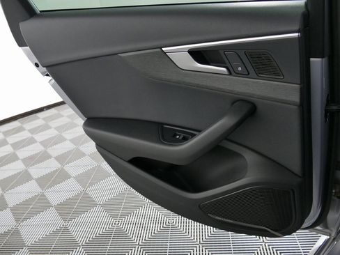 Used 2017 Audi A4 2.0T allroad Premium Plus w/ Premium Plus Package image 31