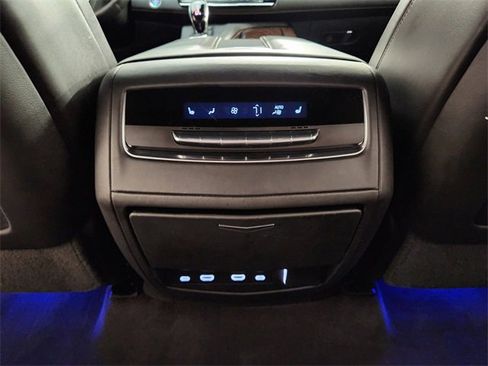 Used 2022 Cadillac Escalade Sport Platinum image 32