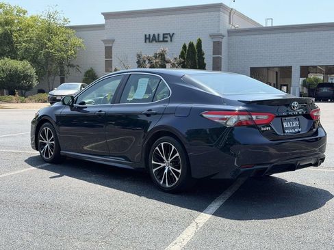 Used 2018 Toyota Camry SE FWD image 21