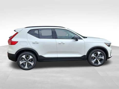 Used 2026 Volvo XC40 B5 Plus w/ Climate Package AWD/4WD image 8