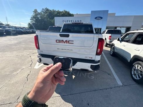 Used 2021 GMC Sierra 1500 AT4 w/ AT4 Premium Package AWD/4WD image 22