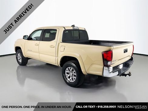 Used 2019 Toyota Tacoma SR5 AWD/4WD image 7