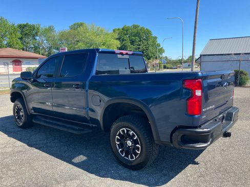 Used 2022 Chevrolet Silverado 1500 ZR2 w/ Technology Package AWD/4WD image 4