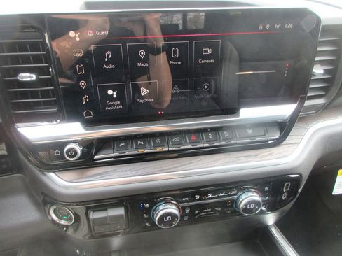 New 2026 GMC Sierra 1500 SLT image 18