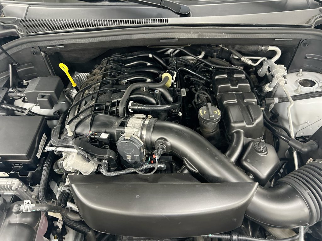 Used 2023 Dodge Durango GT w/ Blacktop Package AWD/4WD image 25