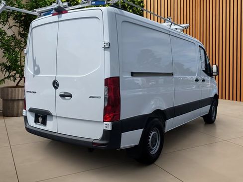 Used 2019 Mercedes-Benz Sprinter 2500 image 24