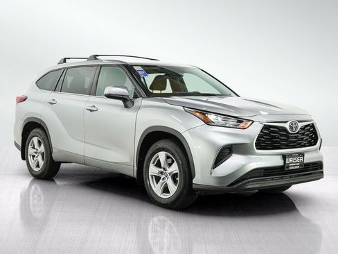 Used 2020 Toyota Highlander L AWD/4WD image 7