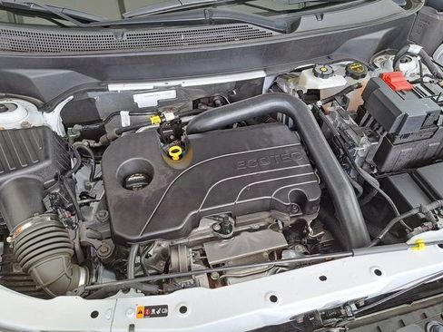 Used 2025 Chevrolet Equinox LT w/ Safety and Technology Package image 29