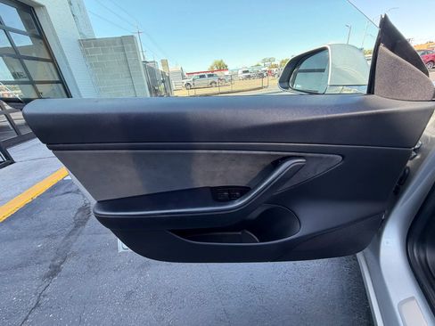 Used 2018 Tesla Model 3 Long Range RWD image 13