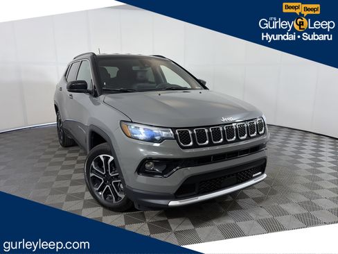 Used 2023 Jeep Compass Limited AWD/4WD image 1