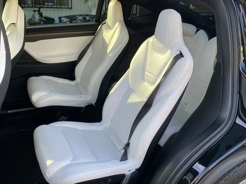 Used 2017 Tesla Model X 75D image 9