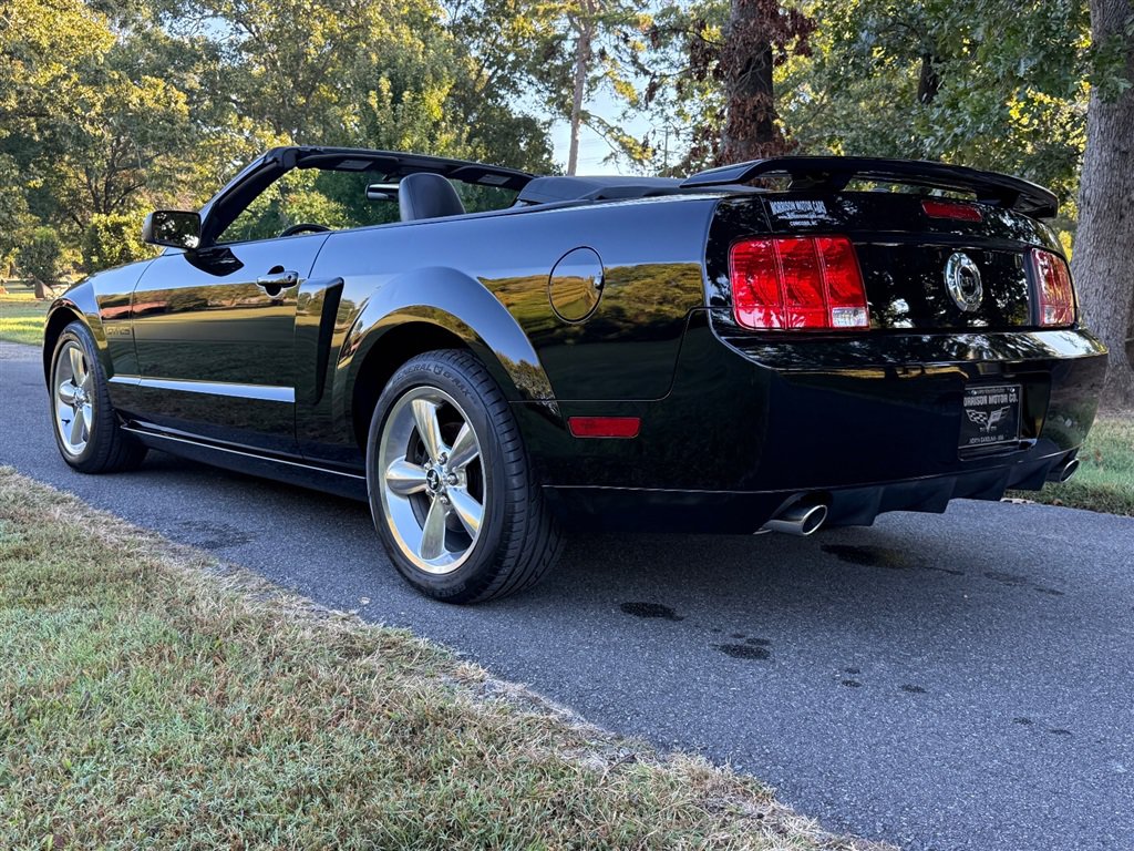 Used 2007 Ford Mustang GT RWD image 25