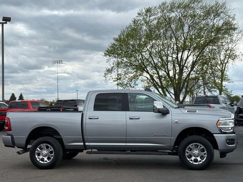 Used 2024 RAM 2500 Laramie AWD/4WD image 35