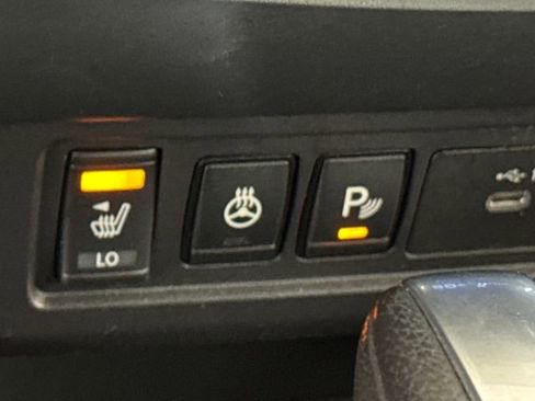 Used 2022 Nissan Frontier PRO-4X AWD/4WD image 32