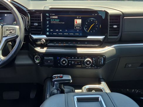 Used 2022 Chevrolet Silverado 1500 LTZ w/ Technology Package RWD image 29