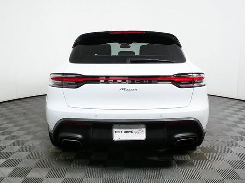 Certified 2024 Porsche Macan image 31