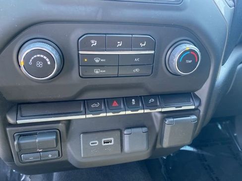 Used 2023 Chevrolet Silverado 2500 Custom w/ Custom Value Package image 28