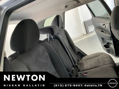 Used 2016 Nissan Rogue S w/ Appearance Package FWD image 15