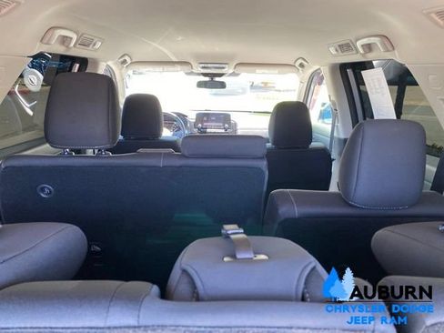 Used 2024 Nissan Pathfinder SV AWD/4WD image 14