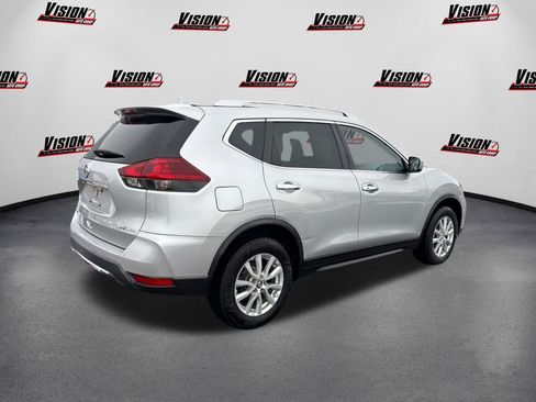 Used 2018 Nissan Rogue SV image 5