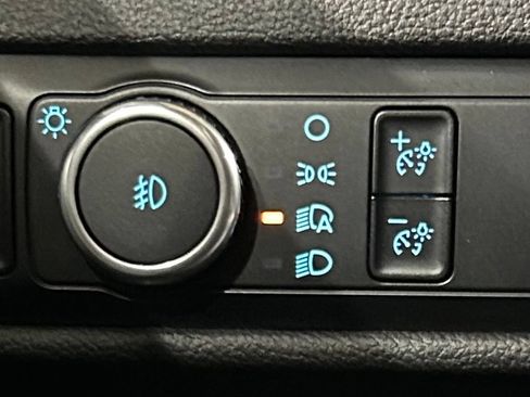 Used 2023 Ford Explorer XLT w/ Equipment Group 202A AWD/4WD image 78