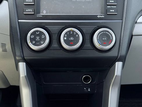 Used 2018 Subaru Forester 2.5i AWD/4WD image 34