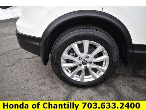 Used 2021 Nissan Rogue Sport SV image 26