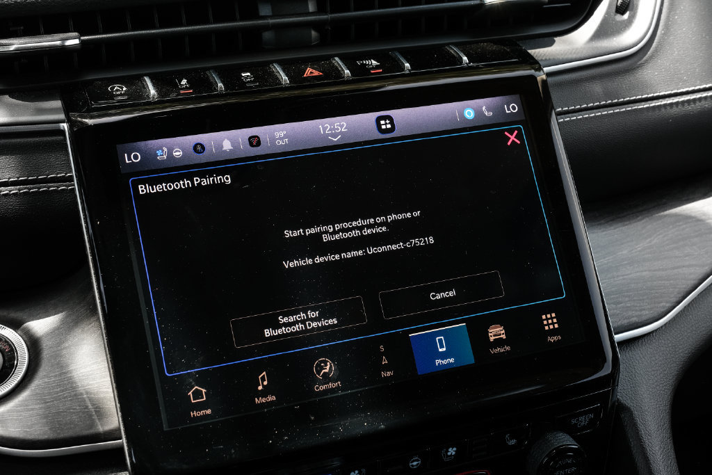 Used 2023 Jeep Grand Cherokee Limited w/ Luxury Tech Group II AWD/4WD image 43