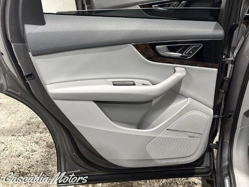 Used 2018 Audi Q7 3.0T Premium Plus image 25