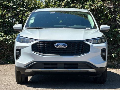 New 2025 Ford Escape SE image 2
