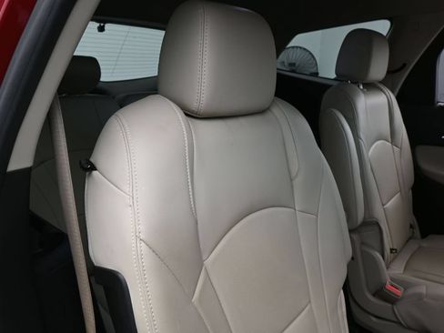 Used 2020 Buick Enclave Essence FWD image 37