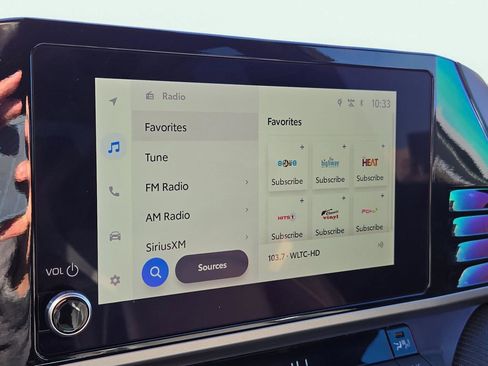 Used 2025 Toyota Camry SE image 18