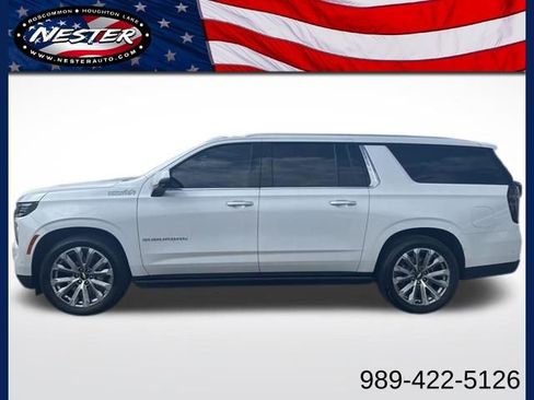 Used 2025 Chevrolet Suburban High Country AWD/4WD image 1