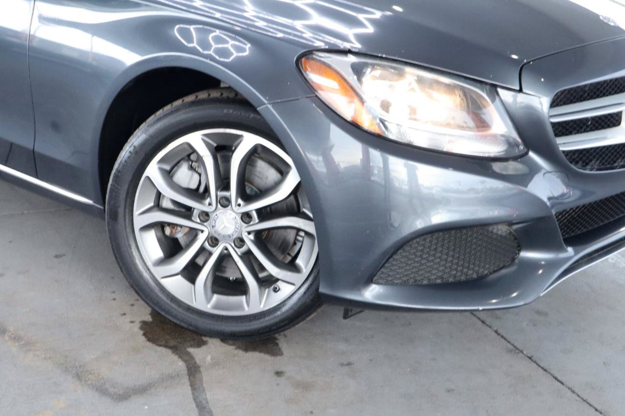 Used 2016 Mercedes-Benz C 300 4MATIC Sedan image 4