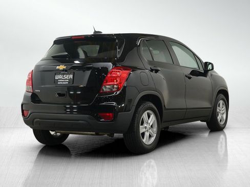 Used 2020 Chevrolet Trax LS w/ Tint and Cruise Package FWD image 5